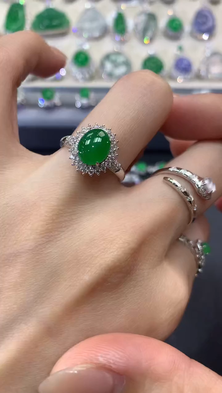 【闪购商品】翡翠戒指18K金镶嵌a136        