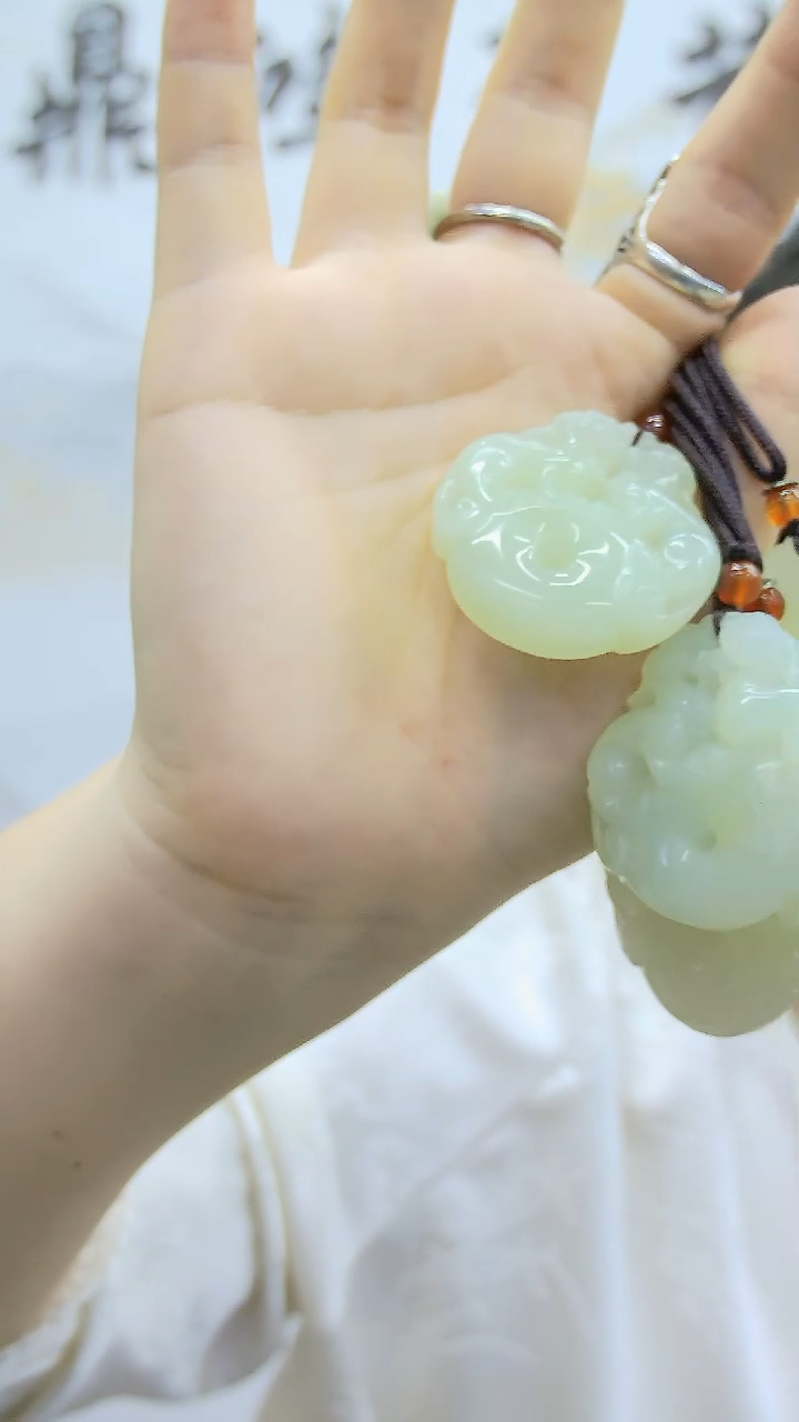 【闪购商品】蛇纹石玉貔貅未镶嵌挂件