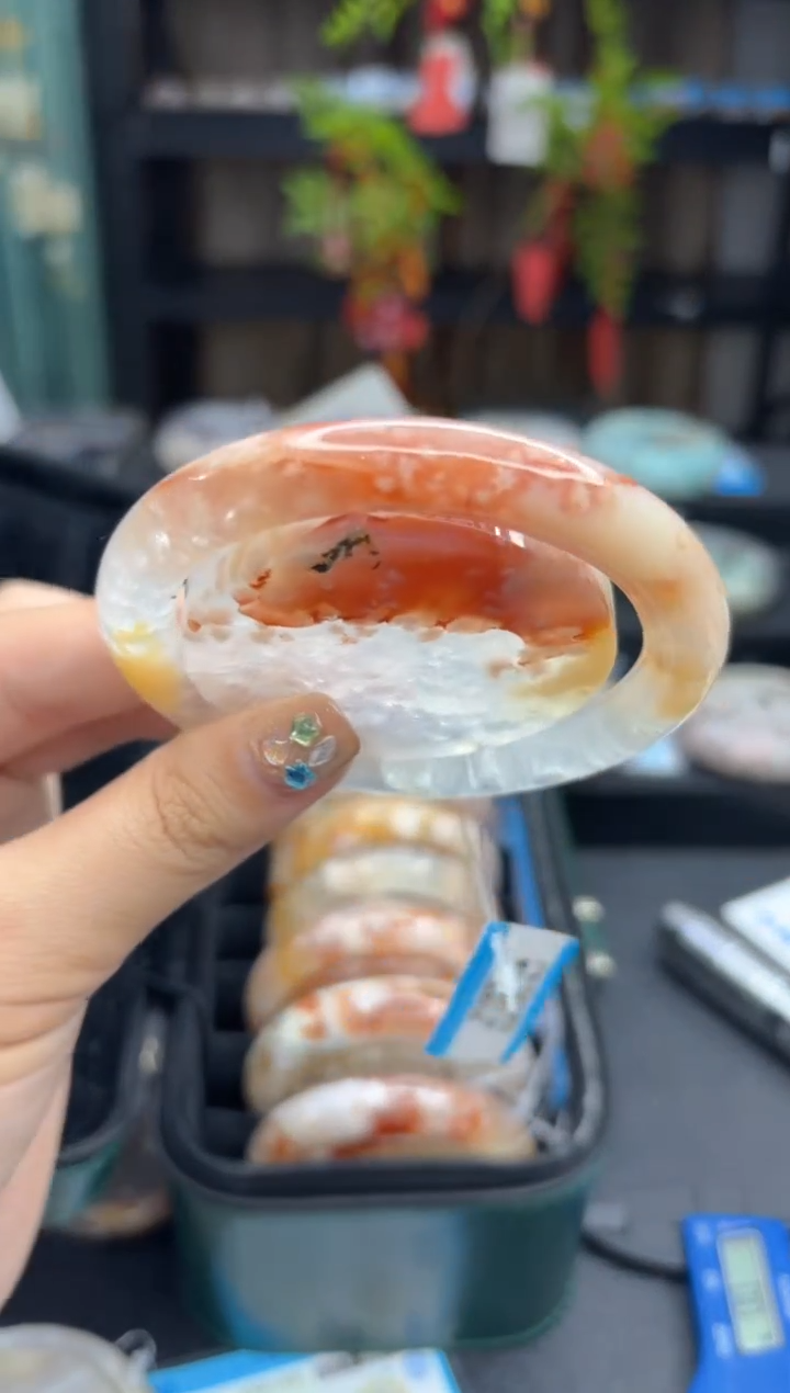 【闪购商品】石英质玉手镯未镶嵌63（58圈赠送镯心）