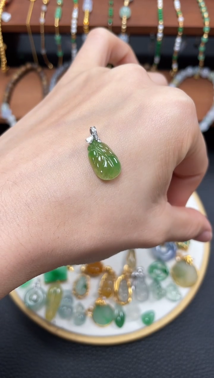 【闪购商品】翡翠吊坠(不含链)18K金镶嵌一个  JK613