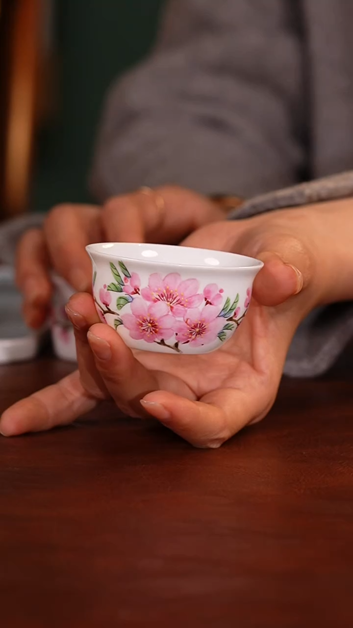 瓷瓷姑娘陈实宝石瓷水点桃花杯