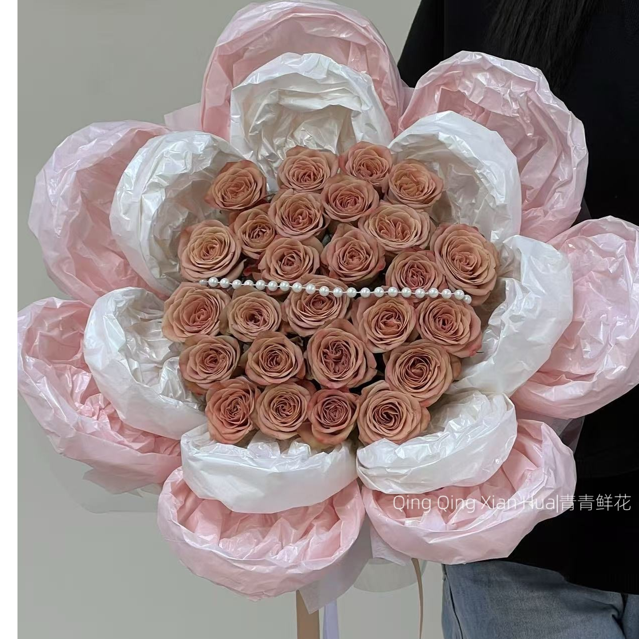   爱意疯涨  33朵卡比奇诺太阳花