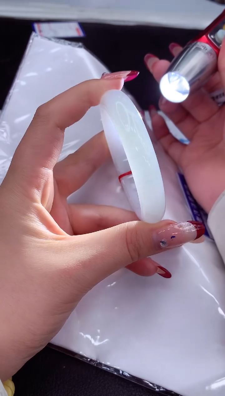 【闪购商品】翡翠手镯未镶嵌111111111111111