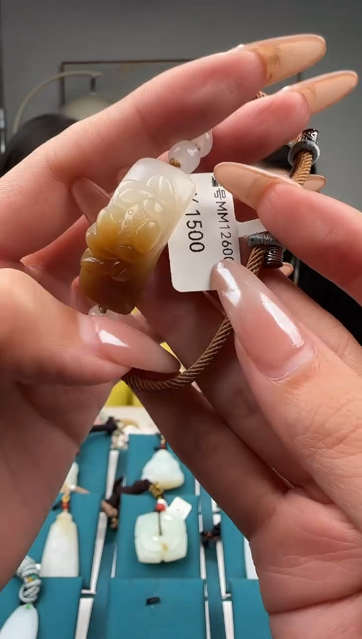 颈饰未镶嵌和田玉MM