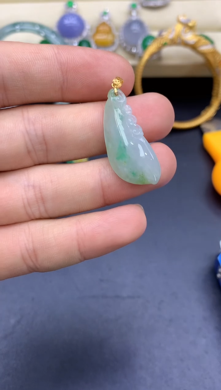 颈饰18K金镶嵌翡翠52-中国好珍宝