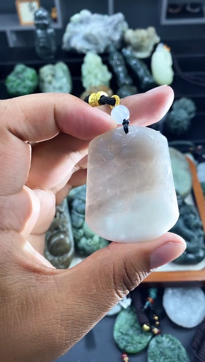 和田玉未镶嵌颈饰1