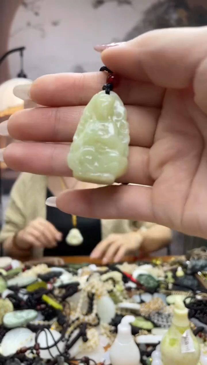 未镶嵌岫玉吊坠·