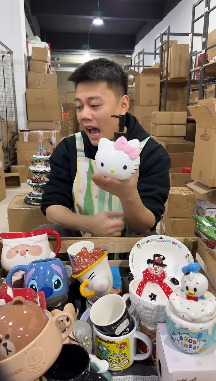 瓷片粉色kt猫头按压瓶