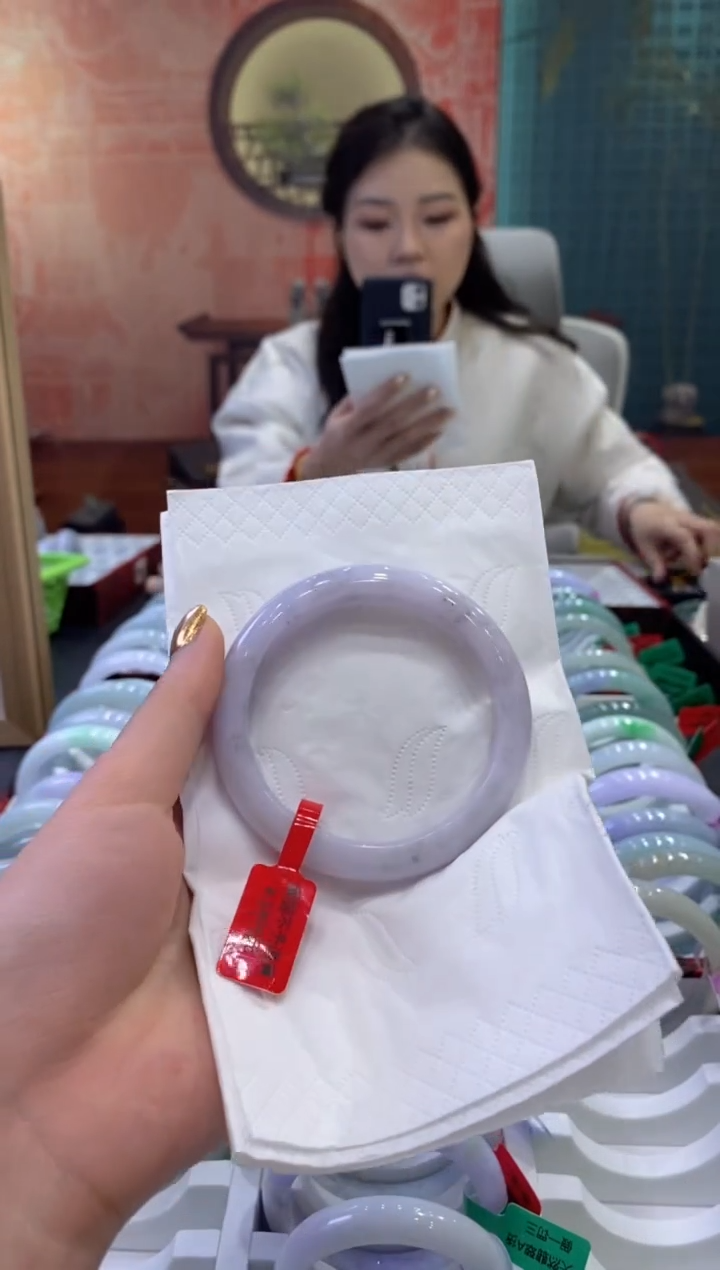 【闪购商品】翡翠手镯未镶嵌多人19404