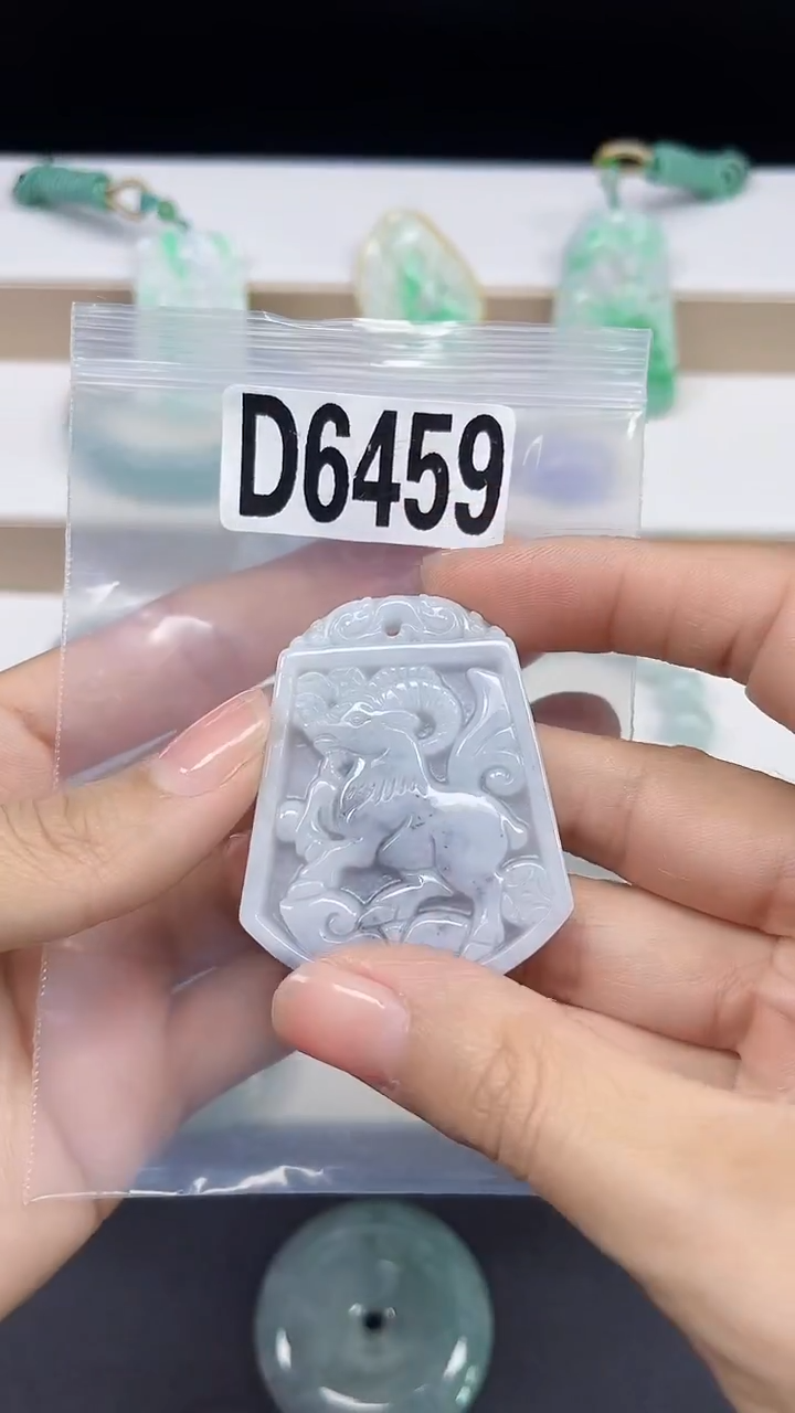 颈饰未镶嵌翡翠天然翡翠吊坠挂件