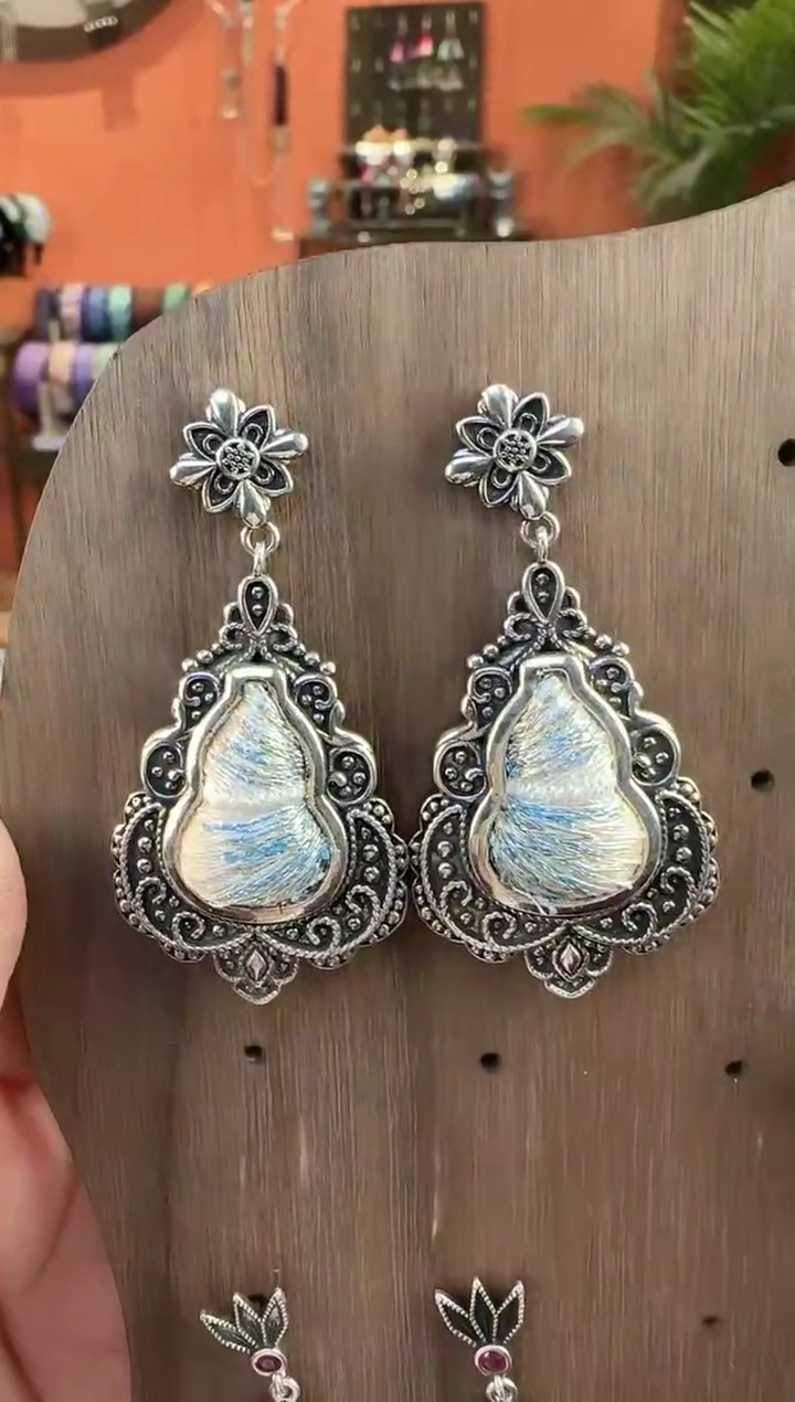 非遗手工刺绣饰品08