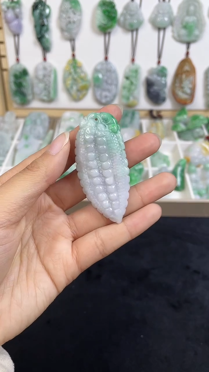 颈饰未镶嵌翡翠1