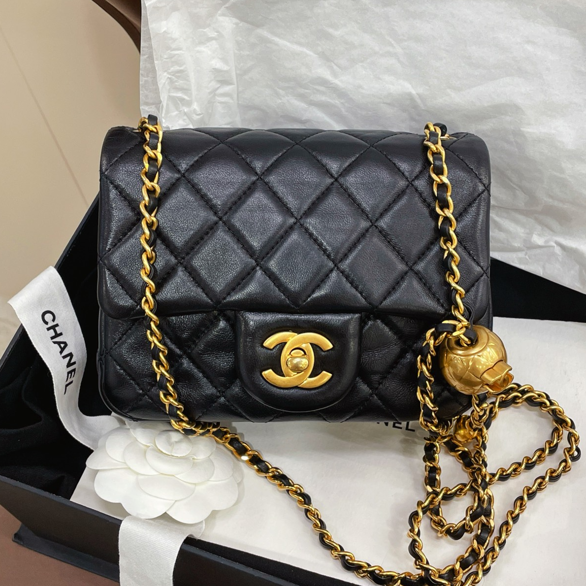 99新 Chanel/香奈儿 黑金金球方胖子 单肩斜挎包/7CH39393