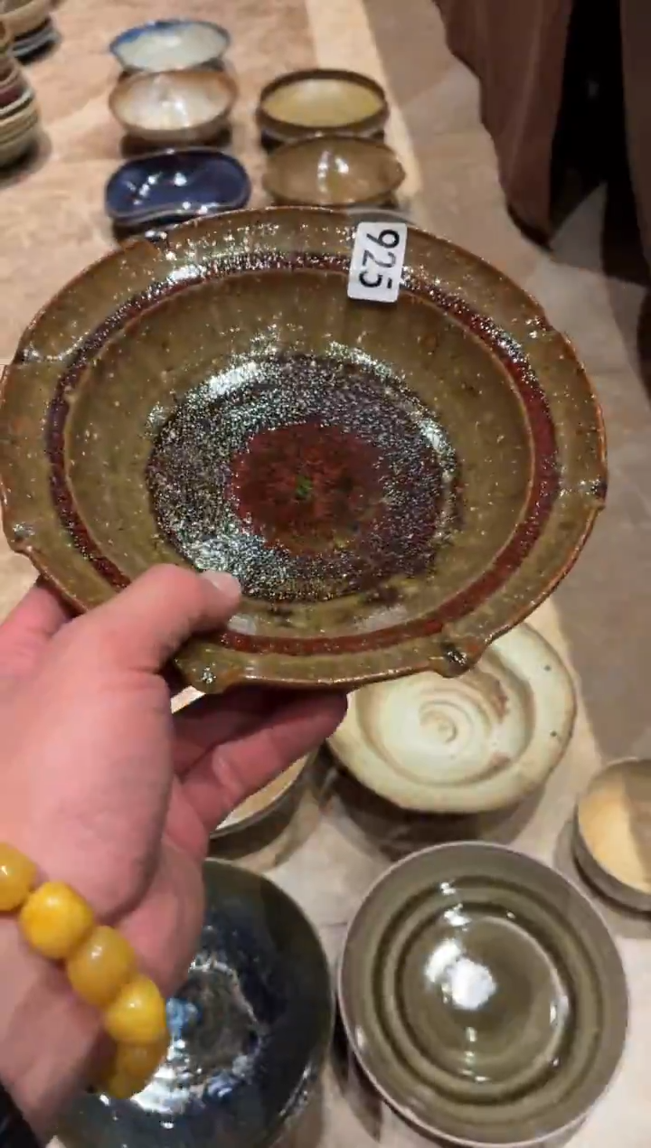 瓷片筱**学925 棕泥红心手工盘1个