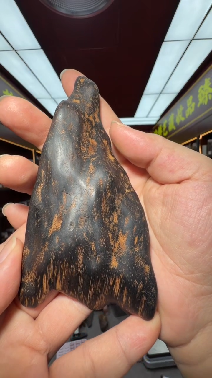 沉香吊坠多样性发一越南