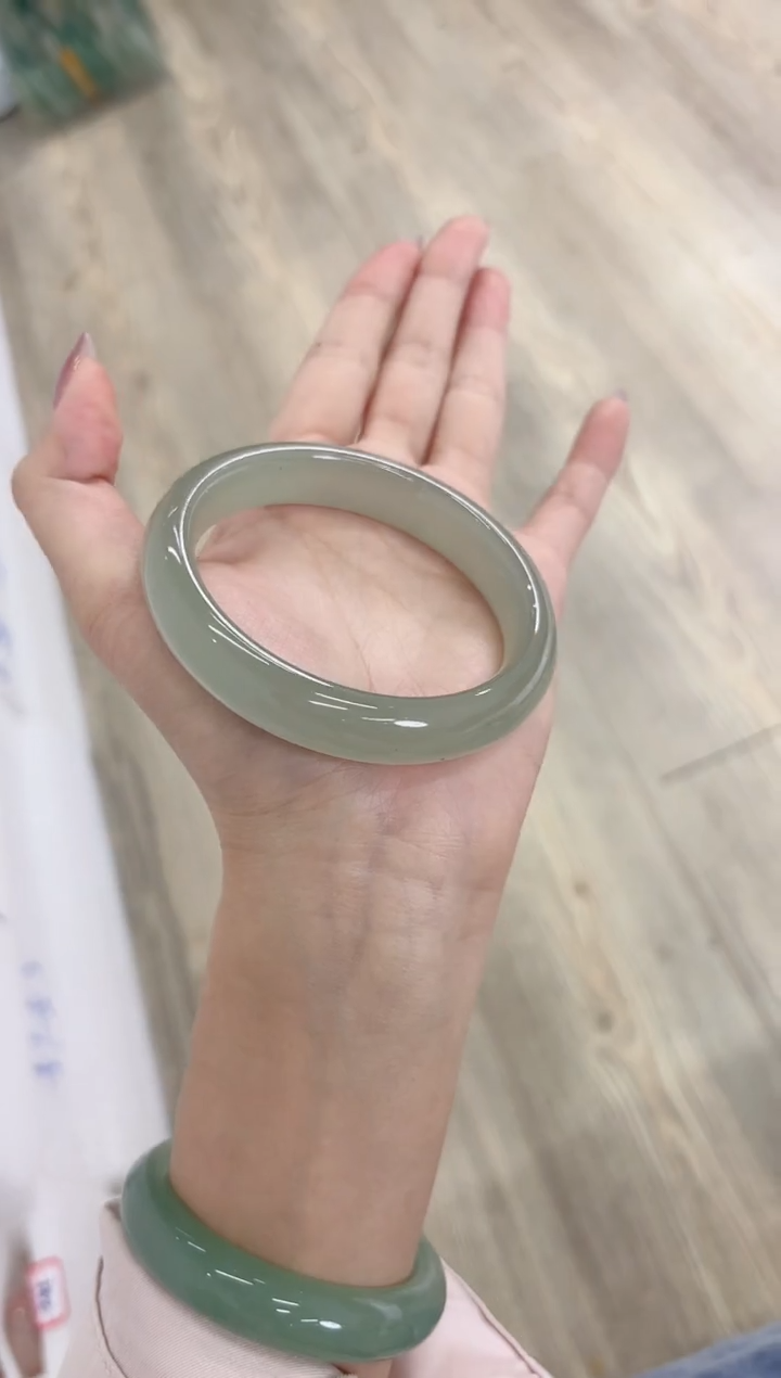 未镶嵌手镯石英质玉116-63D