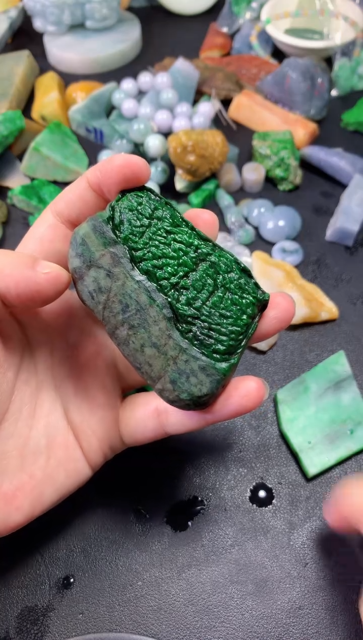 翡翠未镶嵌颈饰葛*?014天然翡翠