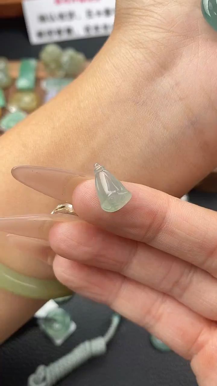 颈饰未镶嵌翡翠莲蓬