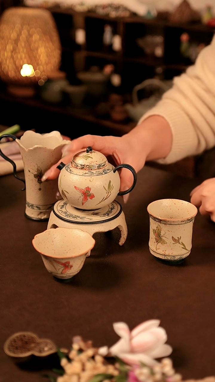 【闪购商品】闪购冲冲冲 青花蝴蝶兰花一套