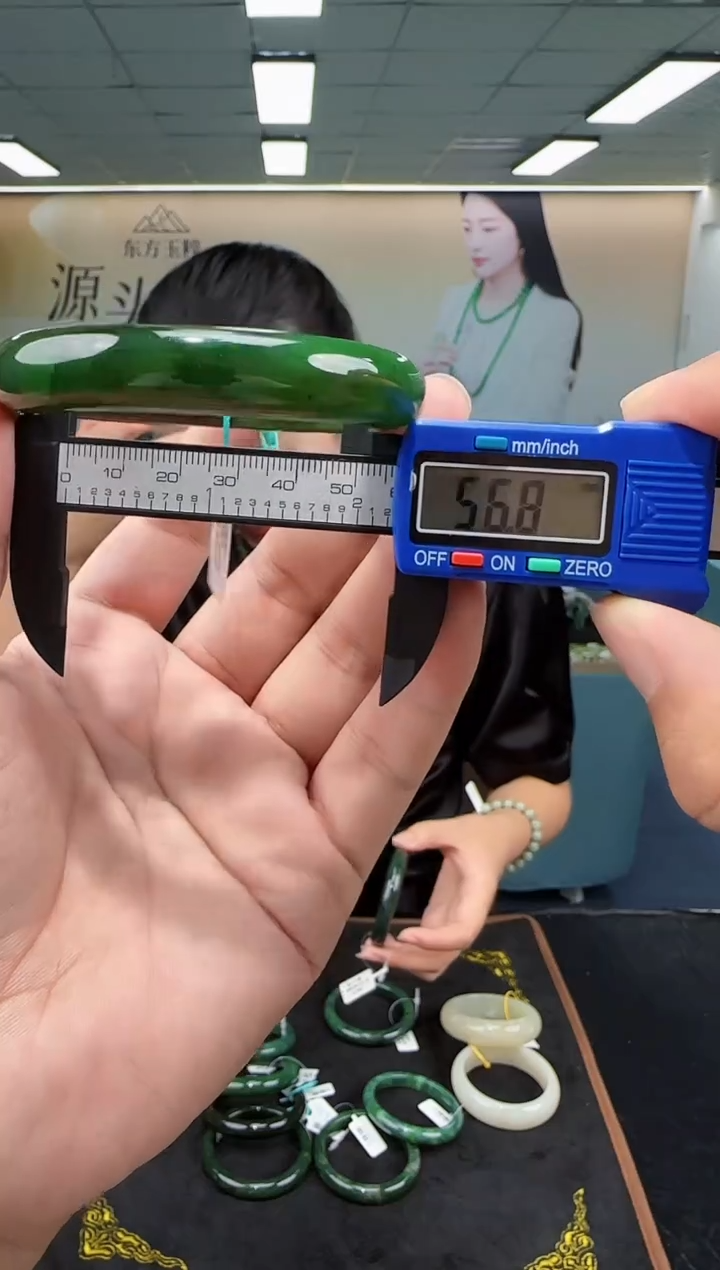 和田玉手镯未镶嵌多样性发货 拍一发一