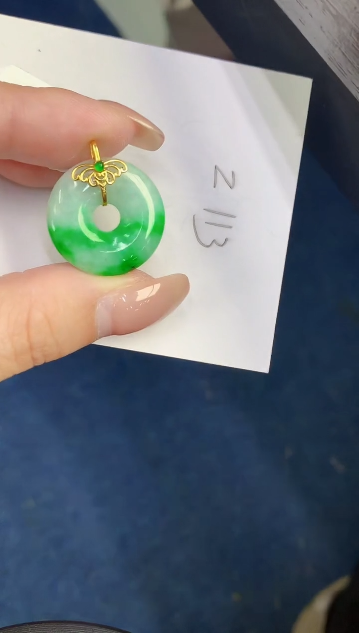 翡翠18K金镶嵌颈饰0000000000