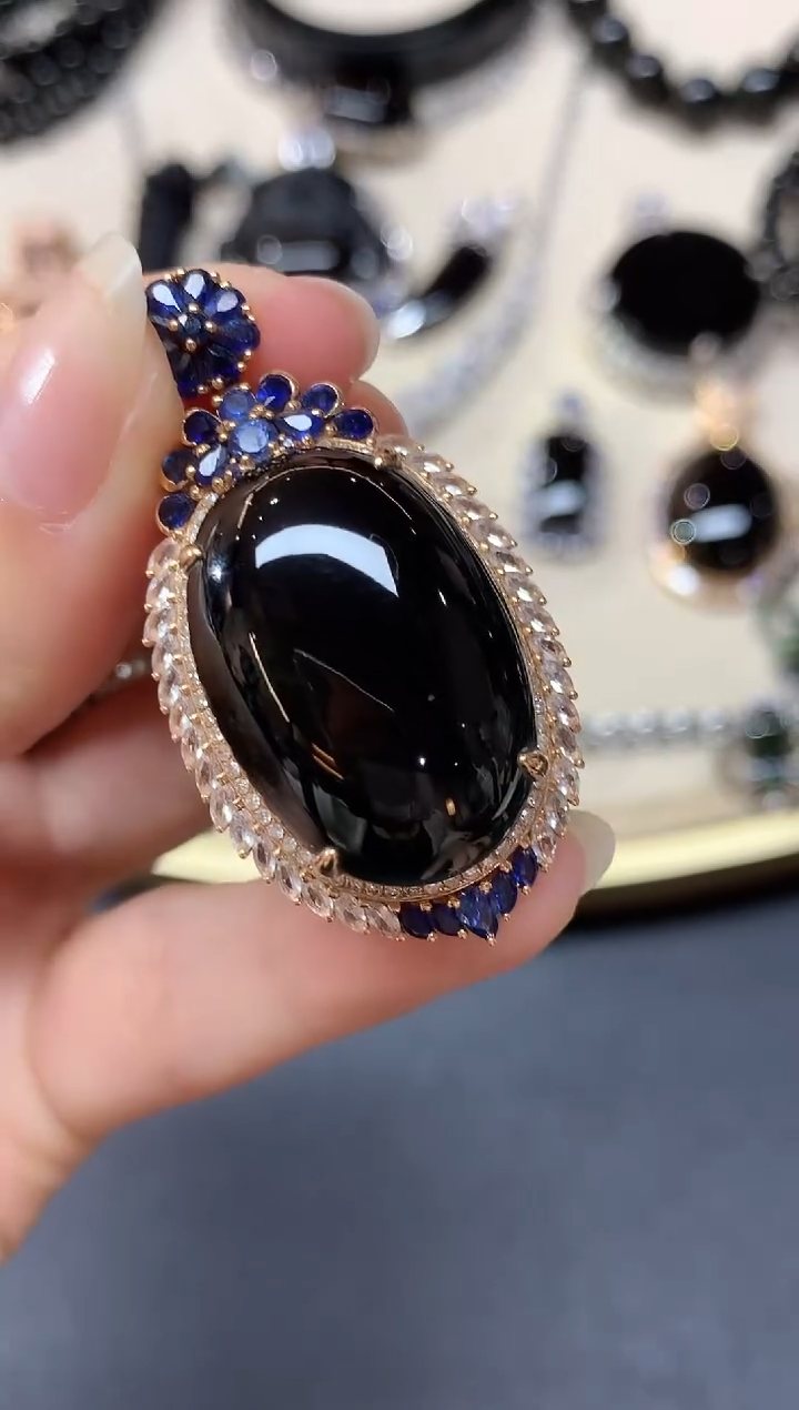 吊坠(不含链)18K金镶嵌翡翠墨翠吊坠|28800