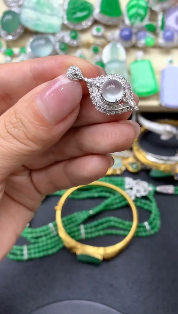 【闪购商品】翡翠颈饰18K金镶嵌452中国好珍宝