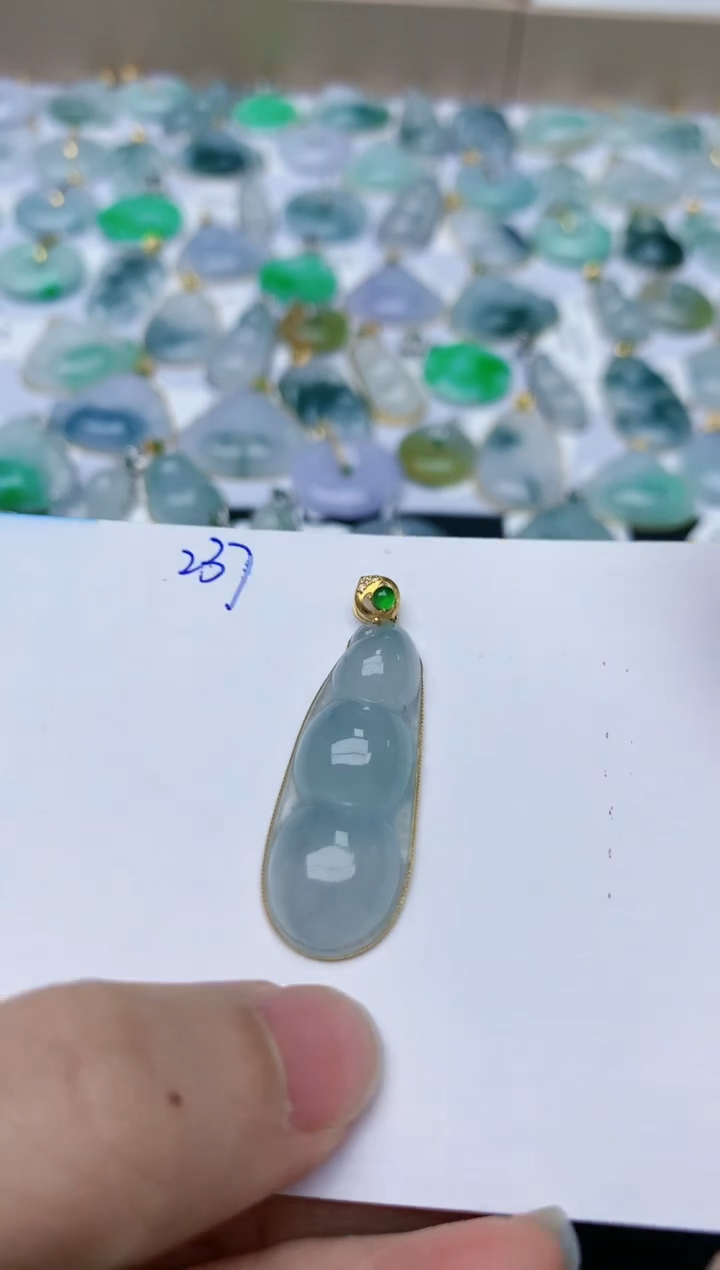 【闪购商品】翡翠颈饰18K金镶嵌天然翡翠A货    237