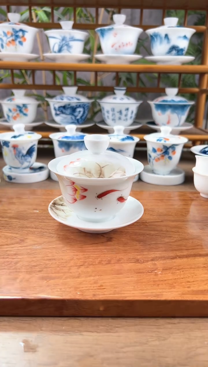 【闪购商品】全品红鱼荷花150ml三才盖碗