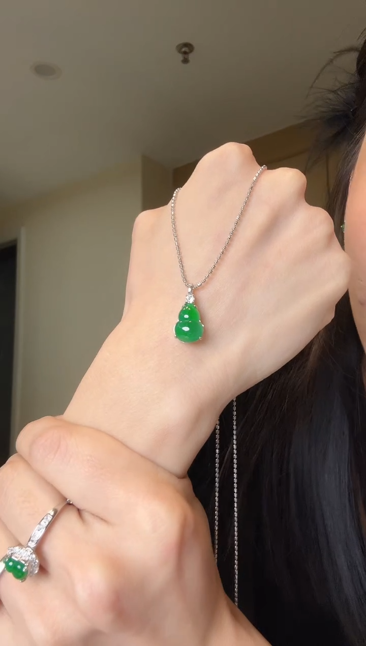 【闪购商品】翡翠吊坠(不含链)银S925镶嵌天然翡翠吊坠1