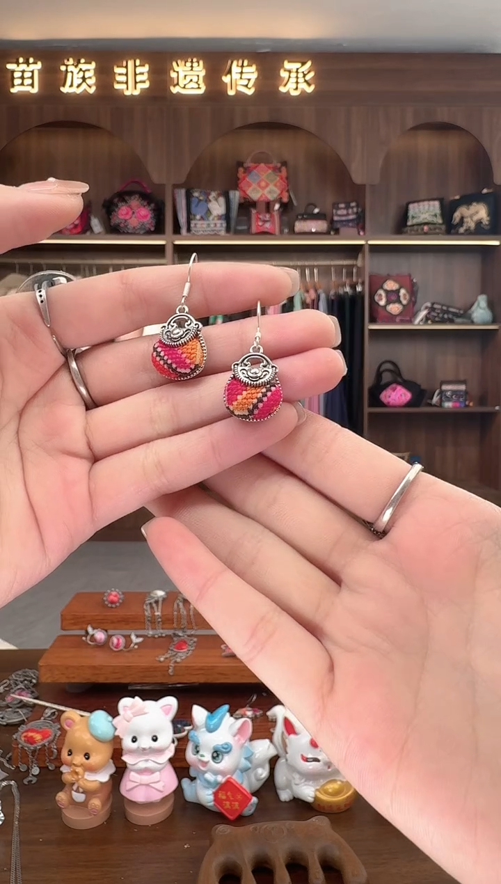 【闪购商品】织绣扶光苗绣传承92