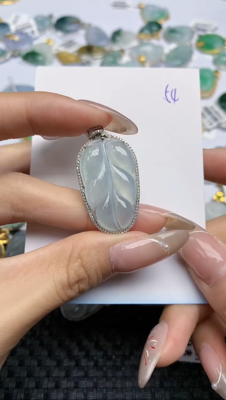 【闪购商品】翡翠颈饰18K金镶嵌天然翡翠A货