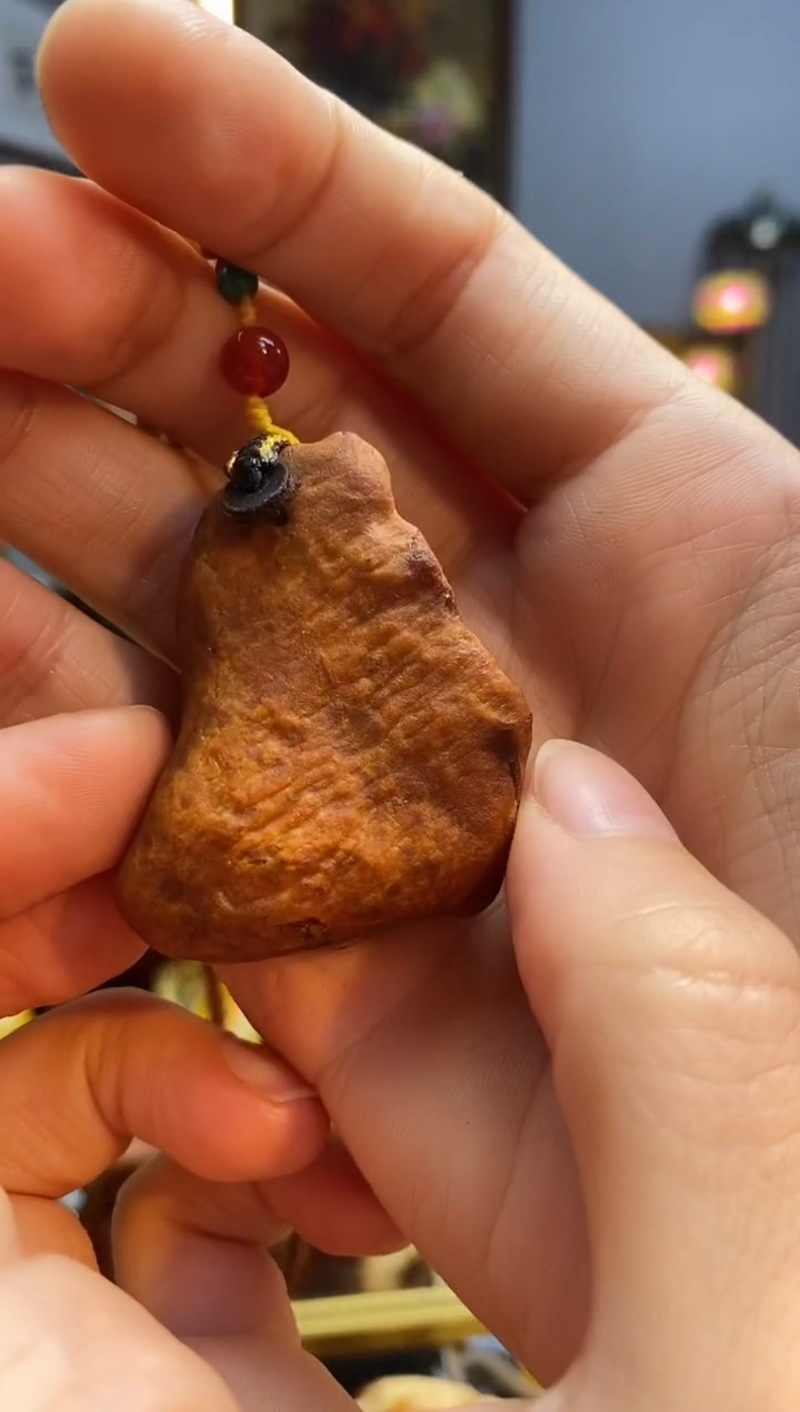 琥珀颈饰未镶嵌吊坠