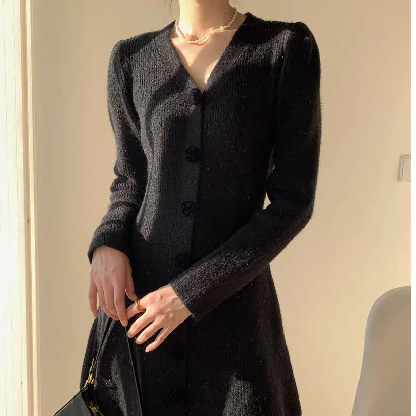 法式复古玫瑰花朵单排扣收腰V领泡泡袖针织连衣裙女神范气质长袖