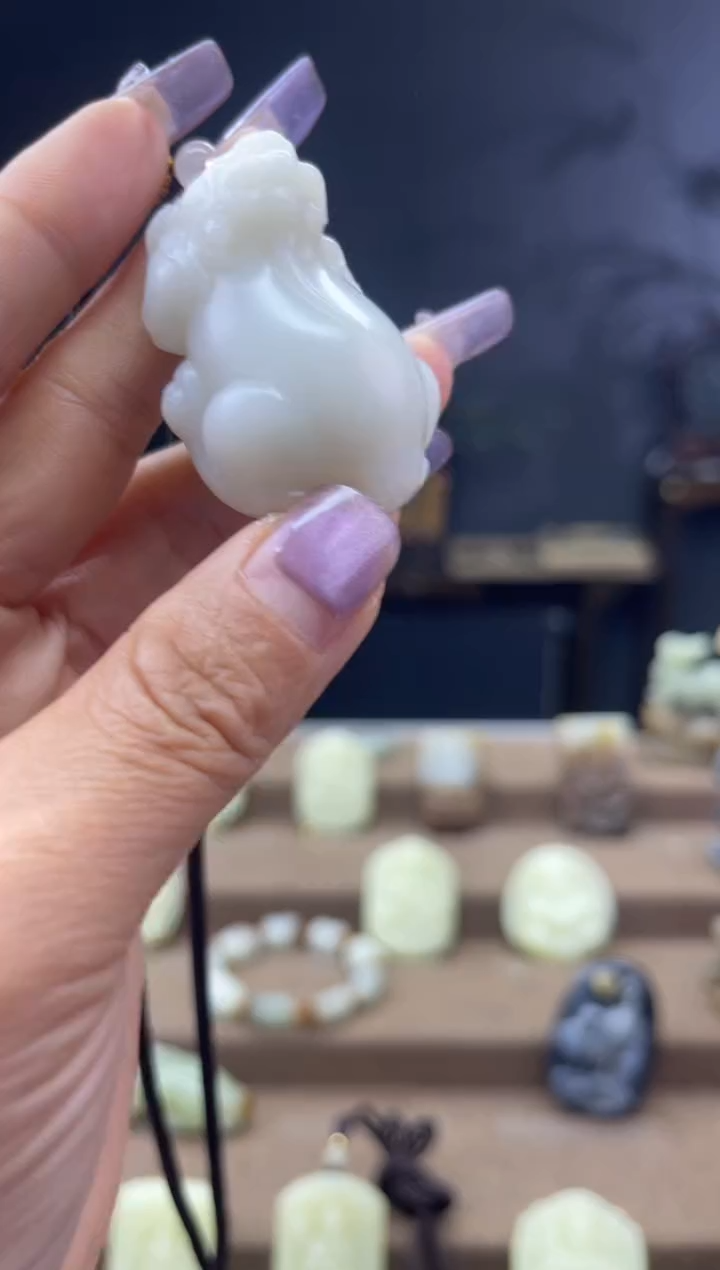 颈饰未镶嵌和田玉1