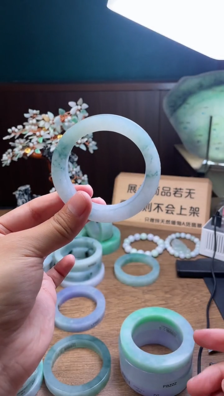 【闪购商品】定制翡翠手镯未镶嵌定制