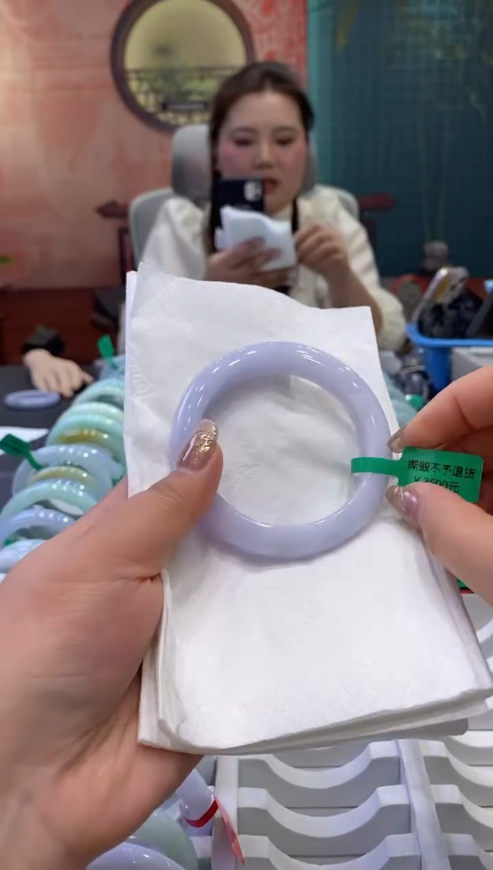 【闪购商品】翡翠手镯未镶嵌多人004489