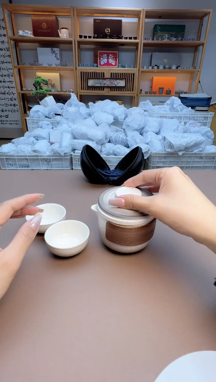 【闪购商品】摆件瓷制品S1111111111111