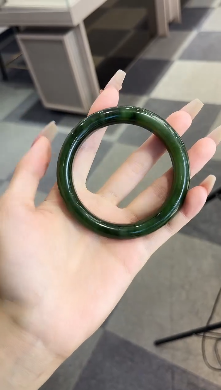 【闪购商品】和田玉手镯未镶嵌60 61碧玉多样性发其一