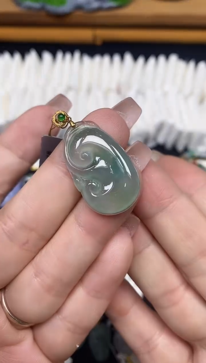 吊坠(不含链)18K金镶嵌翡翠如意18K金扣镶嵌@@CMT