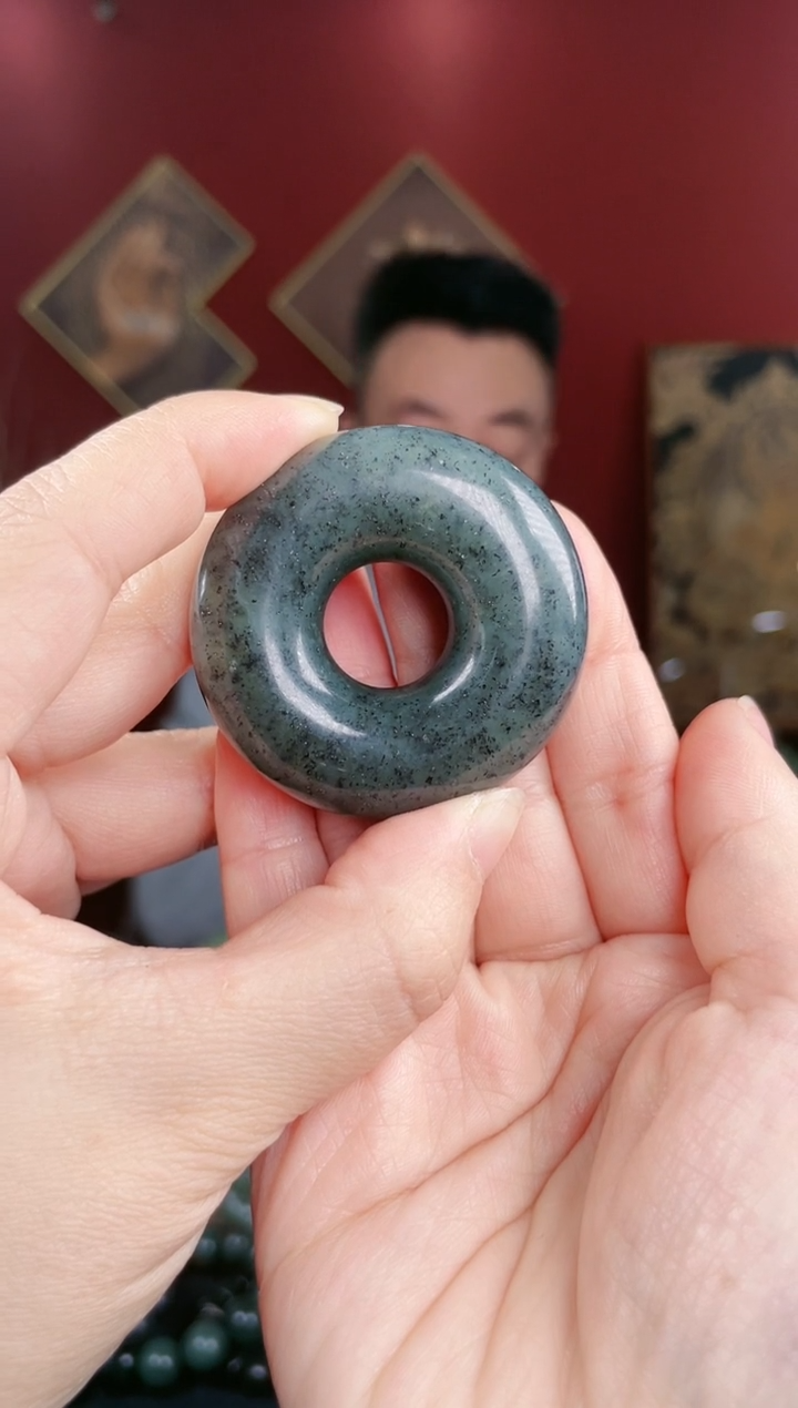 【闪购商品】和田玉颈饰未镶嵌青花平安扣2