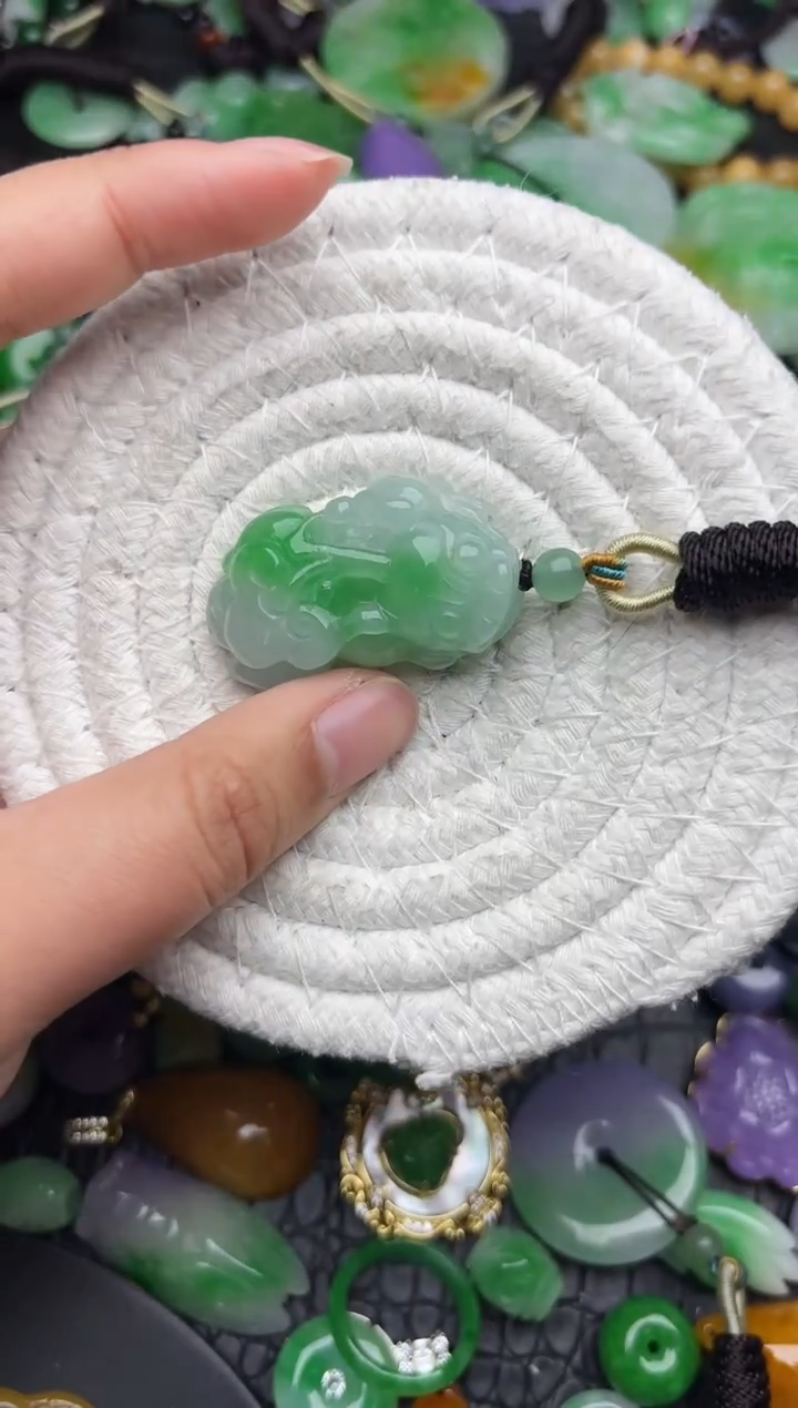 颈饰未镶嵌翡翠缅甸翡翠吊坠