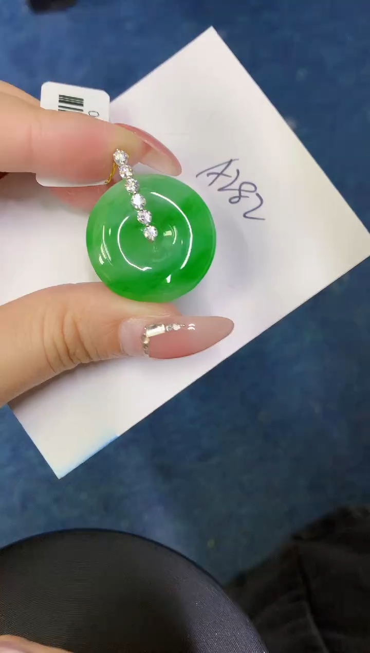 【闪购商品】翡翠颈饰18K金镶嵌000000000000