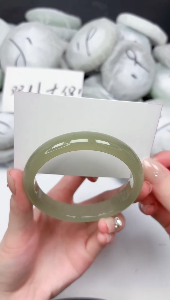 未镶嵌手镯石英质玉237-62.3