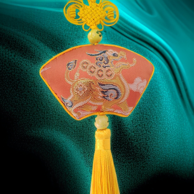 红香玉麒麟呈祥纳福香囊