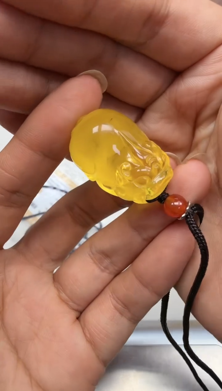 裸石琥珀未镶嵌如图