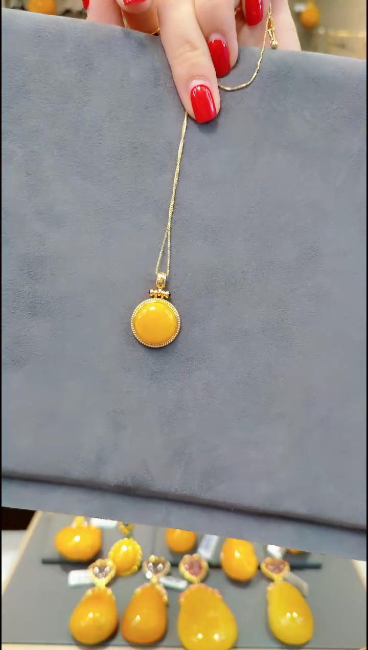 【闪购商品】蜜蜡吊坠(赠链)银S925镀金镶嵌H340蜜蜡吊坠