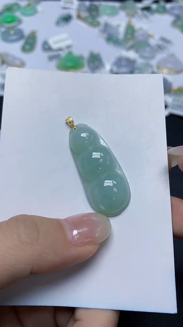 翡翠18K金镶嵌颈饰天然缅甸翡翠A货