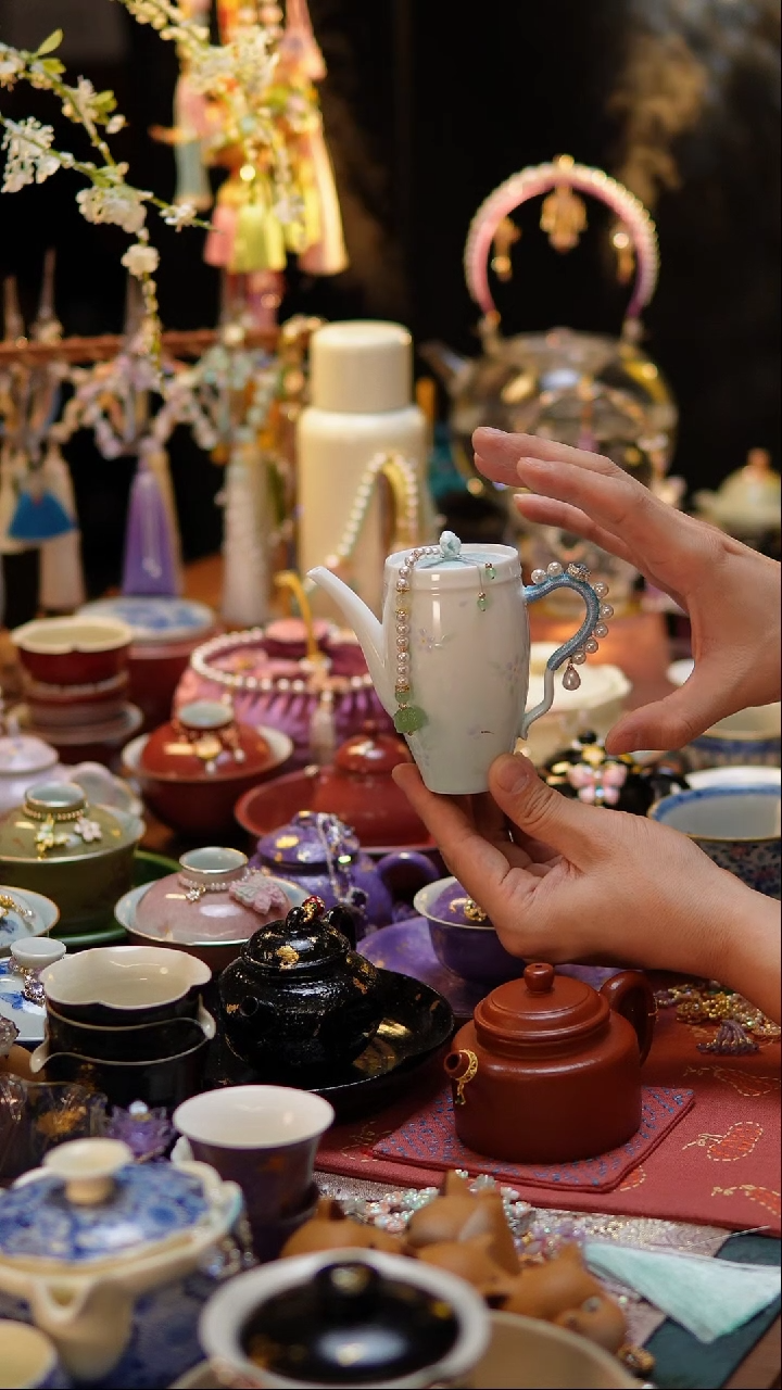 【闪购商品】白瓷手工编织水滴壶+链子