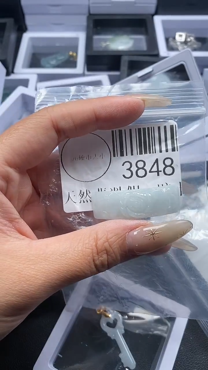 颈饰未镶嵌翡翠3848